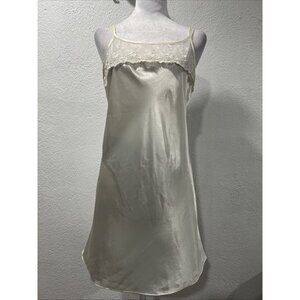California Dynasty Off White Nightgown Bridal Lace Floral trim size Small